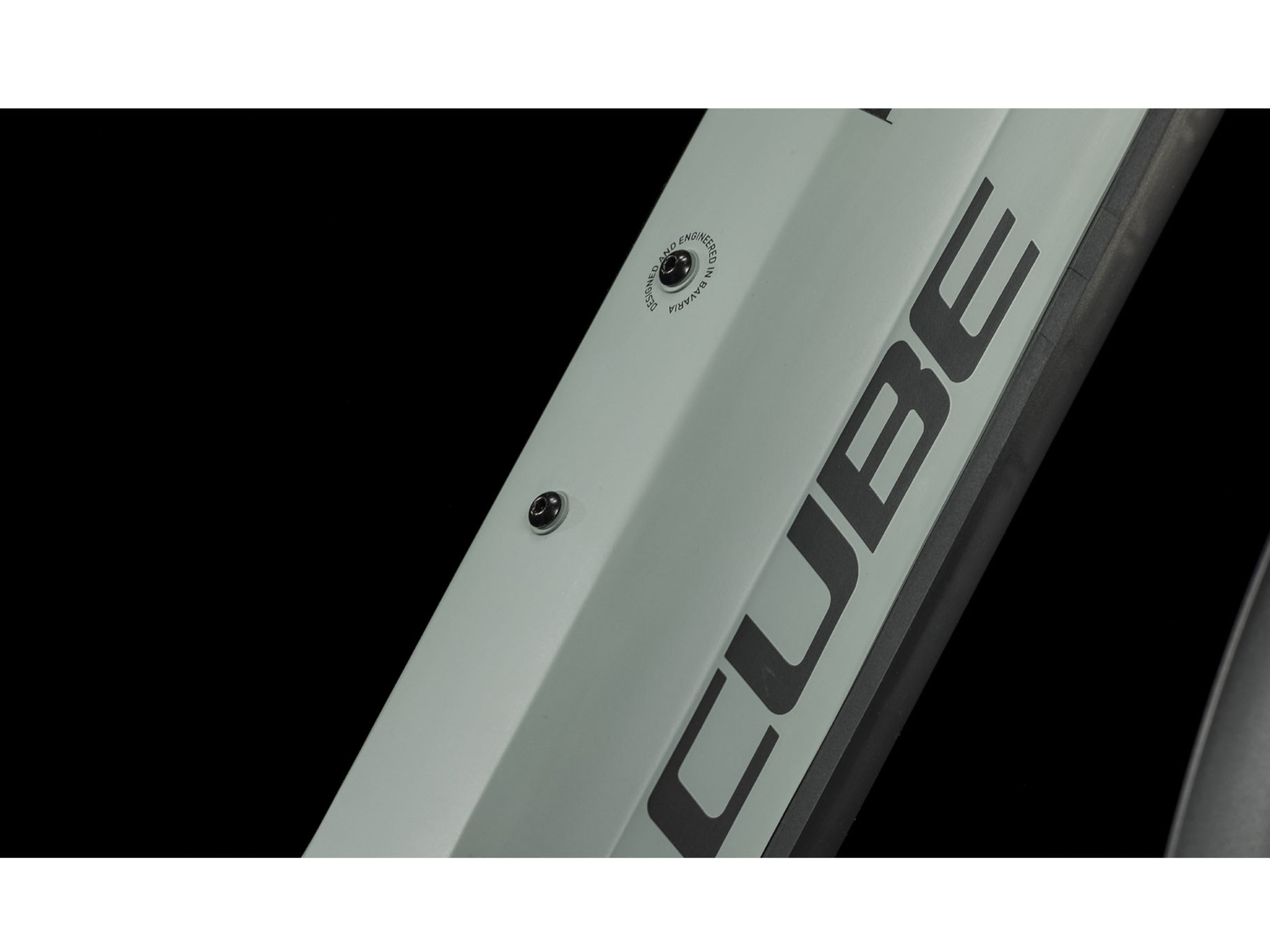 Cube Kathmandu Hybrid One 625