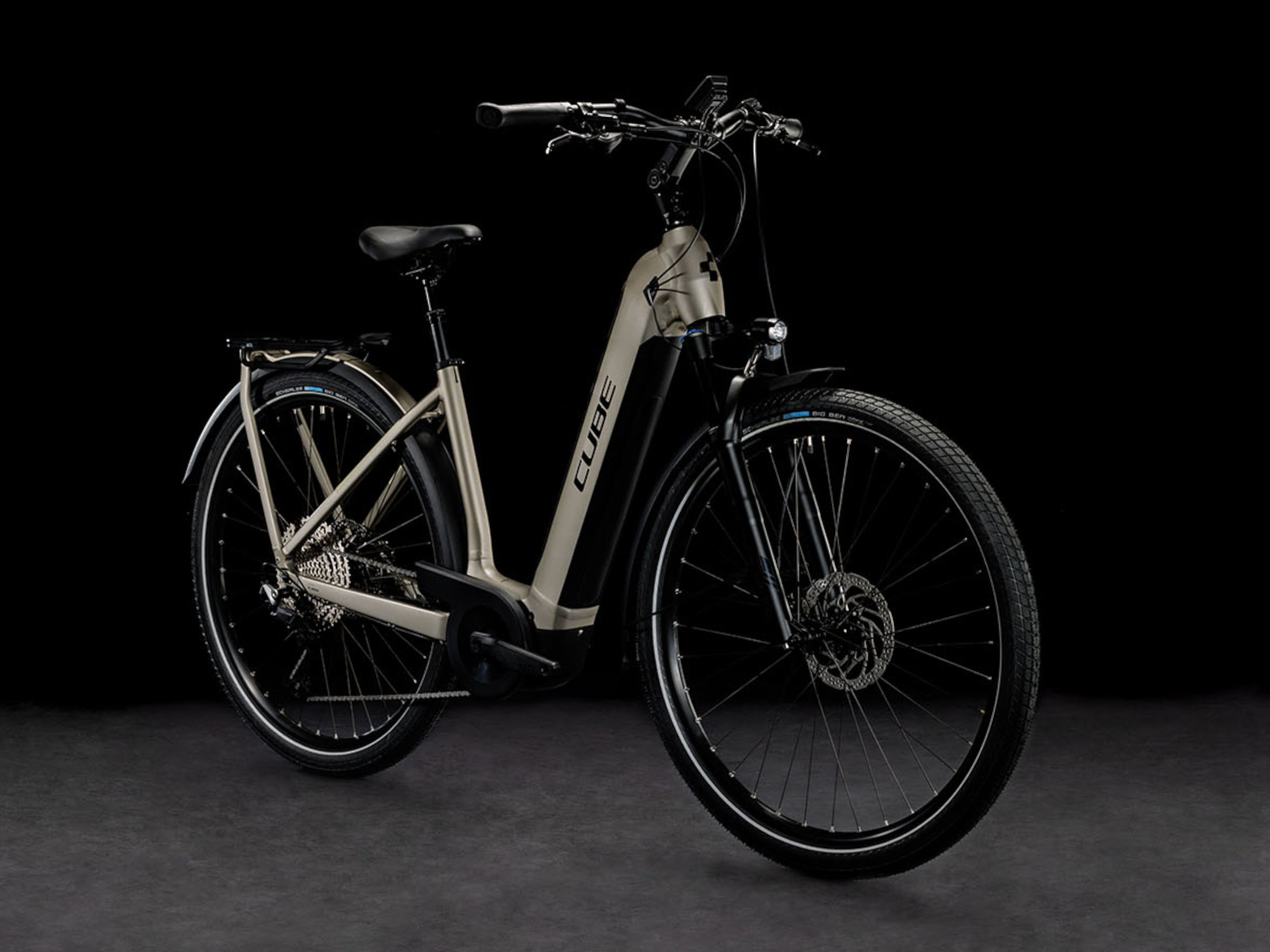 Cube Kathmandu Hybrid Pro 625 | Easy Entry
