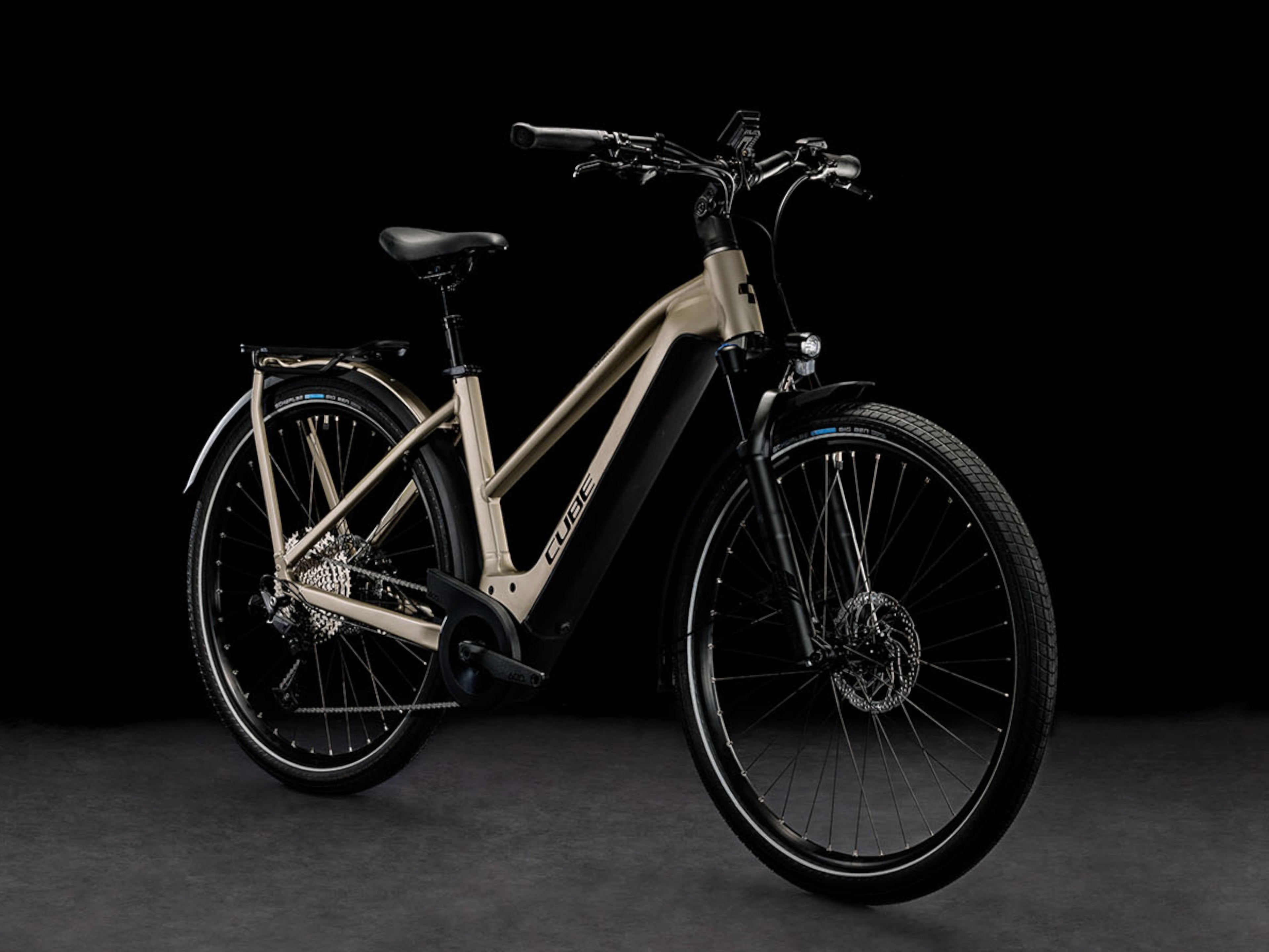 Cube Kathmandu Hybrid Pro 625 | Trapeze Frame