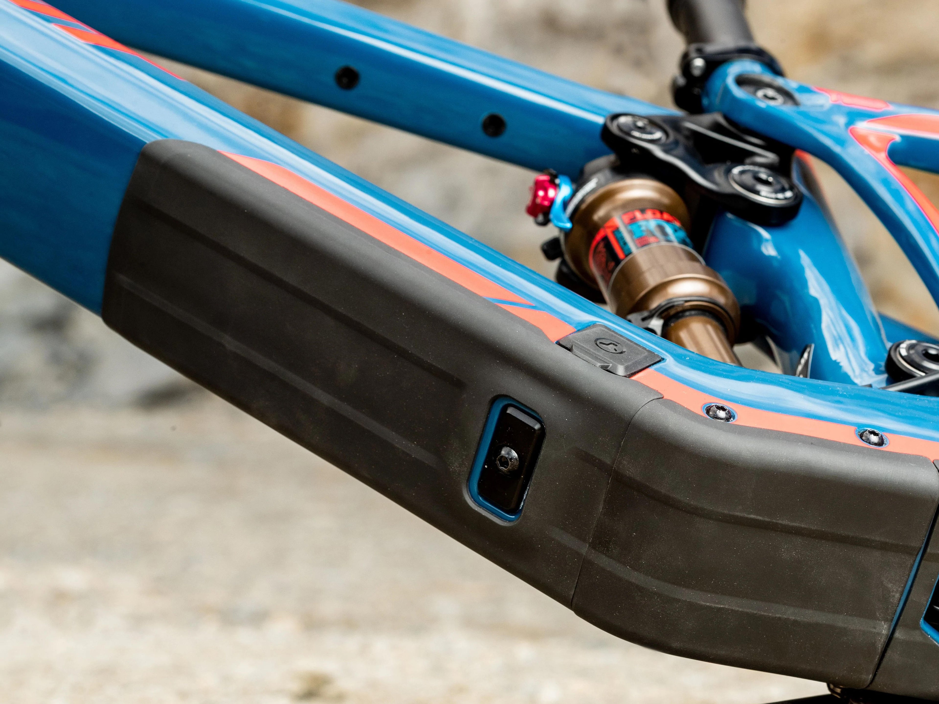 Pivot Shuttle SL World Cup XTR